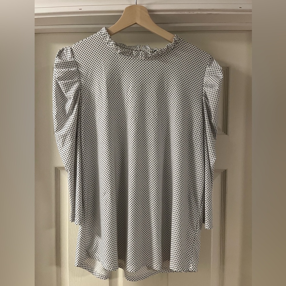 Women’s size M polka dot blouse